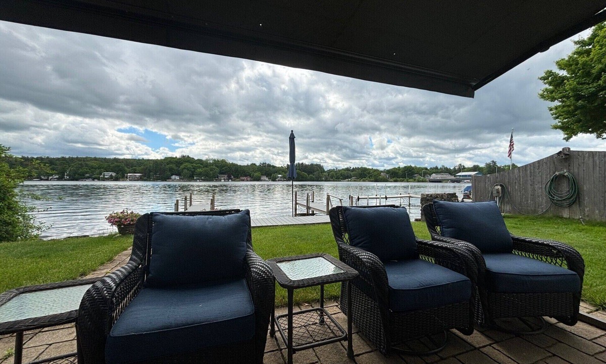 Lochmere House | Flip Flop House on Lake Winnisquam!