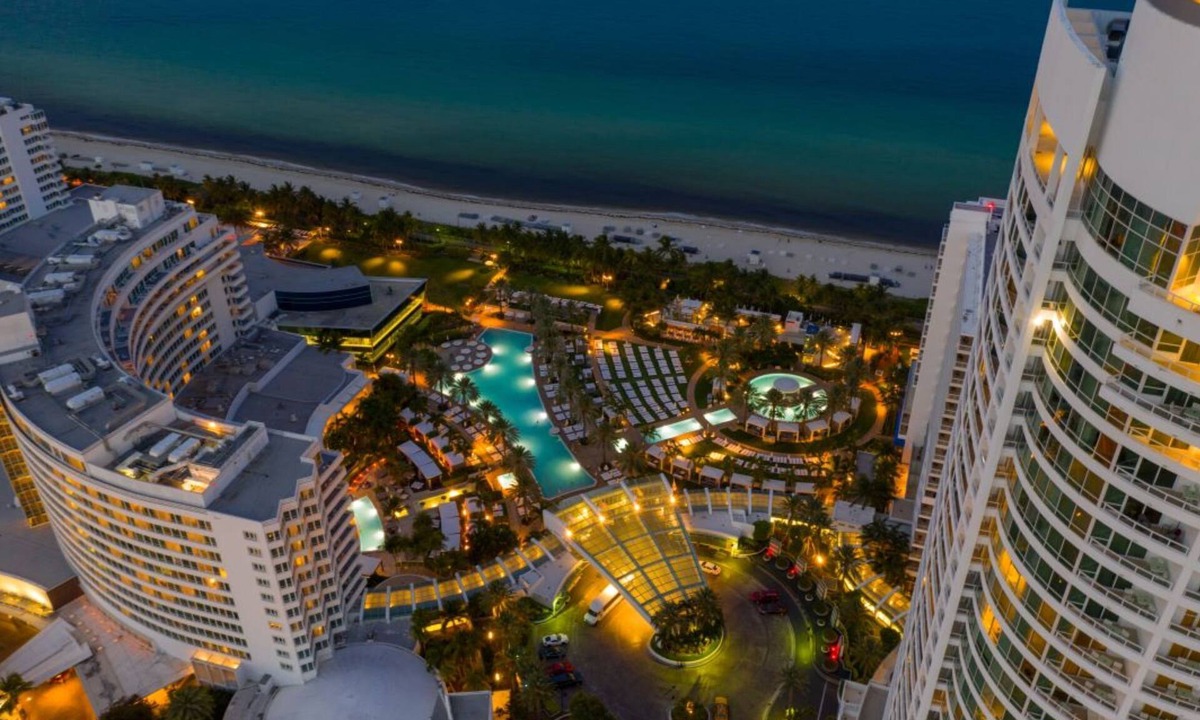 Mid Beach Condo | FontaineBleau with Ocean plus Bay and City View