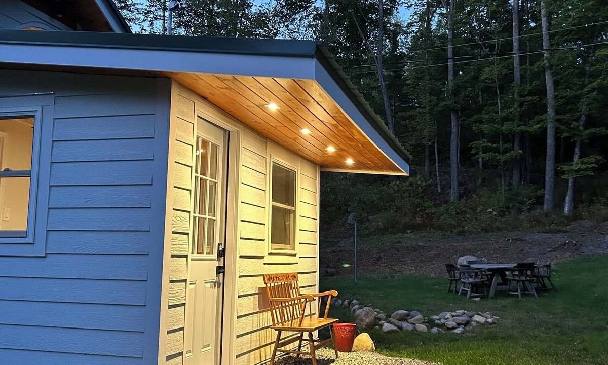 South Franklin Cottage | Forest Cottage by Creek near Mt Blue State Park