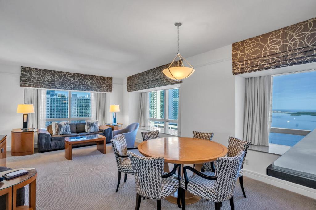 Brickell Apartment | Four Seasons Miami Two Bedroom - 2Bath Ocean view Suite - Amazing views