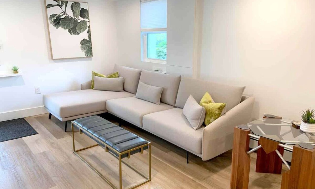 Kittery Apartment | Fresh + Modern Garden Level Kittery Studio