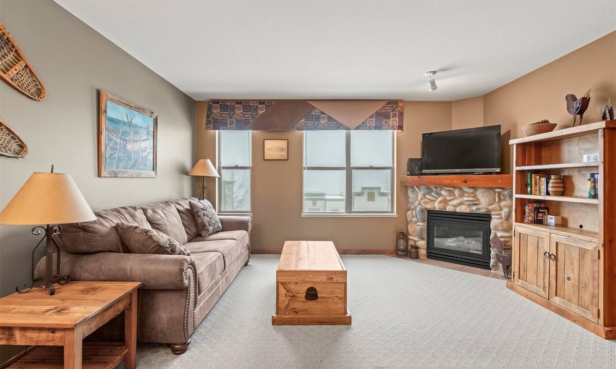 Silver Star Mountain Apartment | Fully-Equipped Creekside Studio Condo w/fireplace, near skiway, trails & village