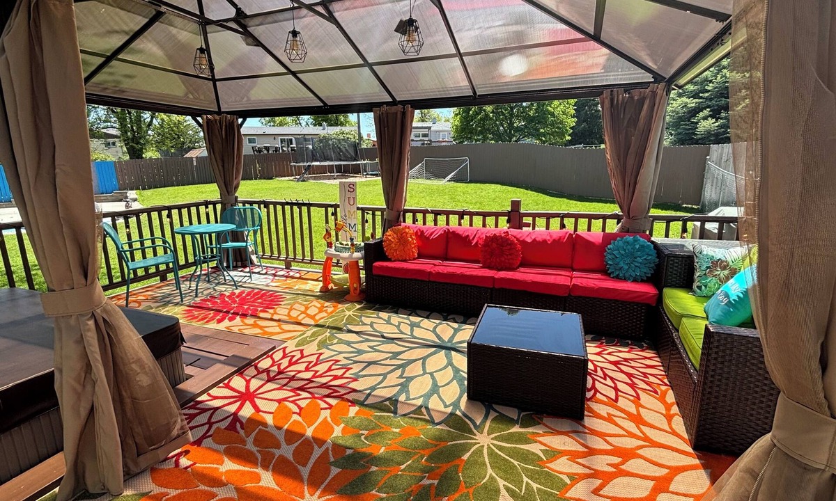 Rapid City House | Fun House Adventures, Fun for the whole family, Vacation home with 6 bedrooms!