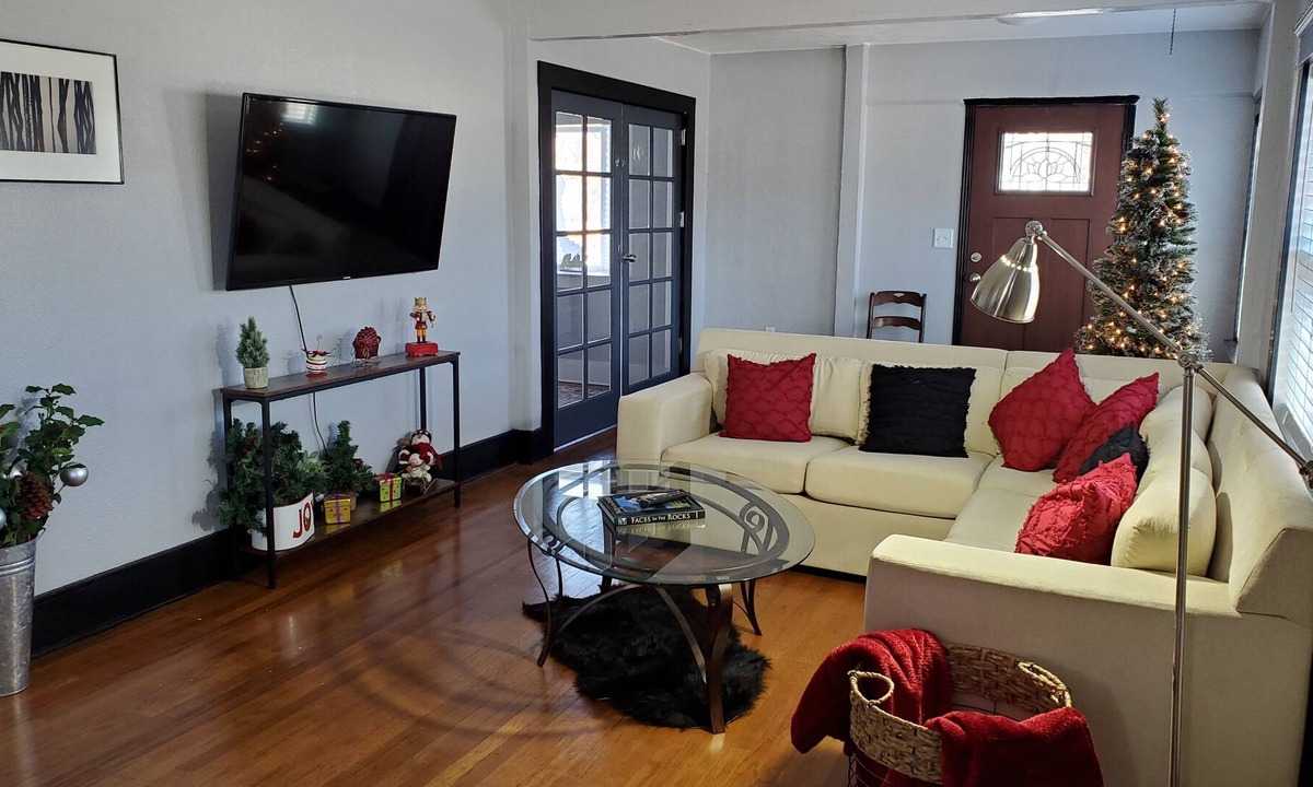 Delmar Parkway House | Furnished Short term Rental