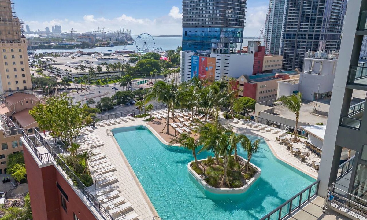 Downtown Miami Condo | Gale Miami