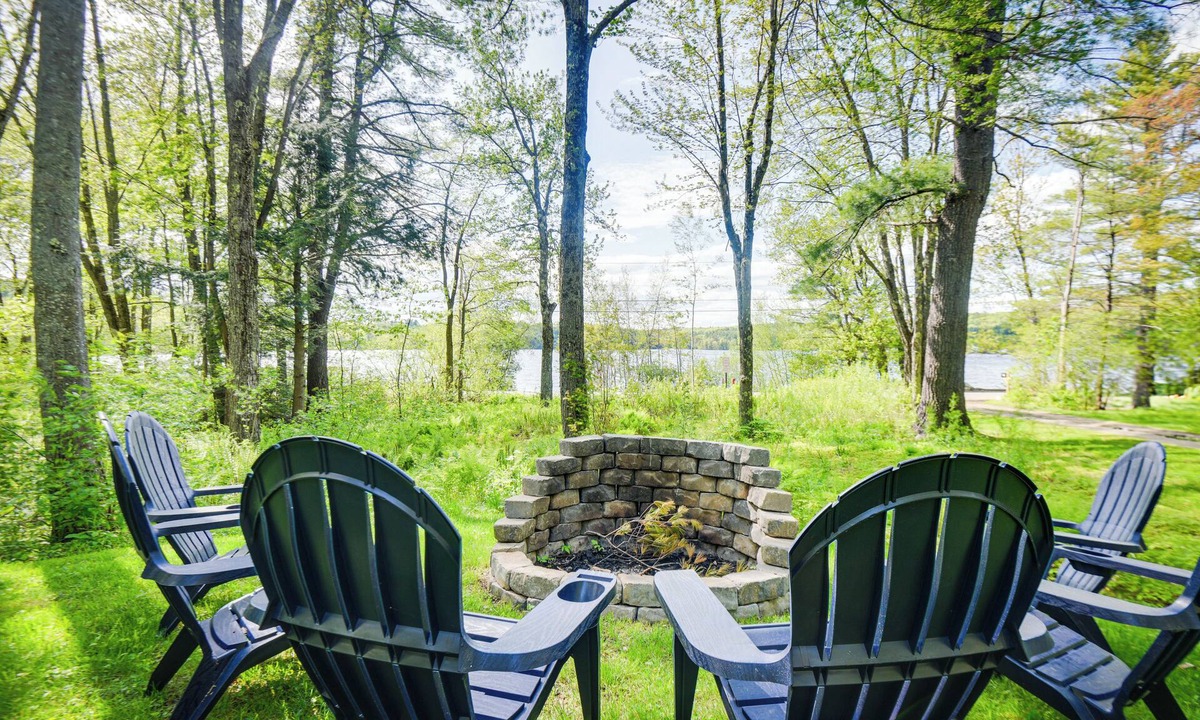 Gilmanton House | Gilmanton Vacation Rental w/Kayaks - At Loon Pond