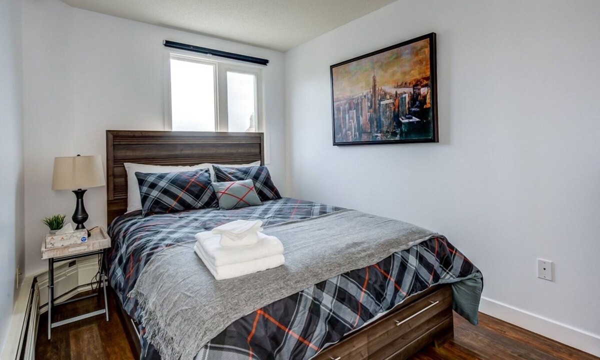North Central Edmonton Condo | Gina - City Condo | River Views with Parking