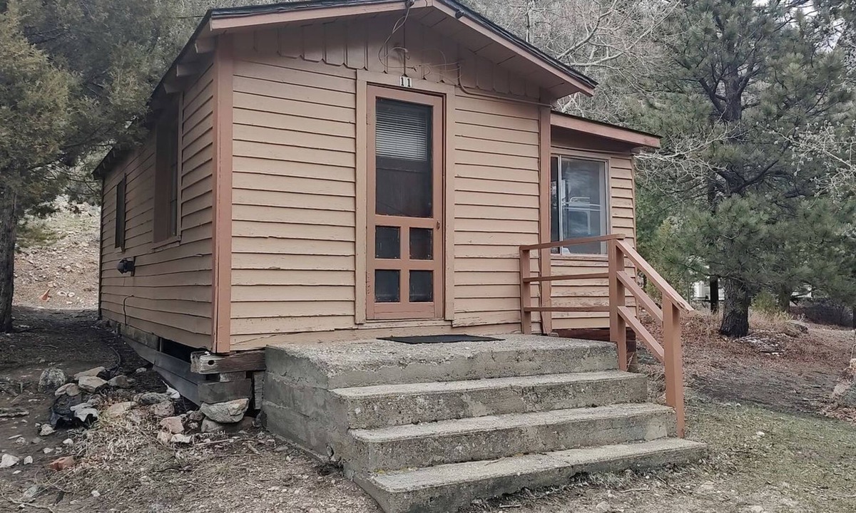 Bellvue Cabin | Glamping Retreat in Bellvue, Colorado, Perfect for a Weekend Escape from Denver