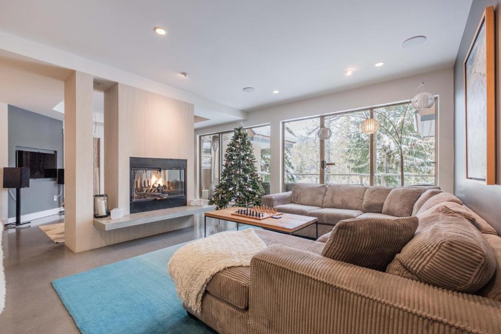 Blackcomb House | Gleneagles by Outpost Whistler