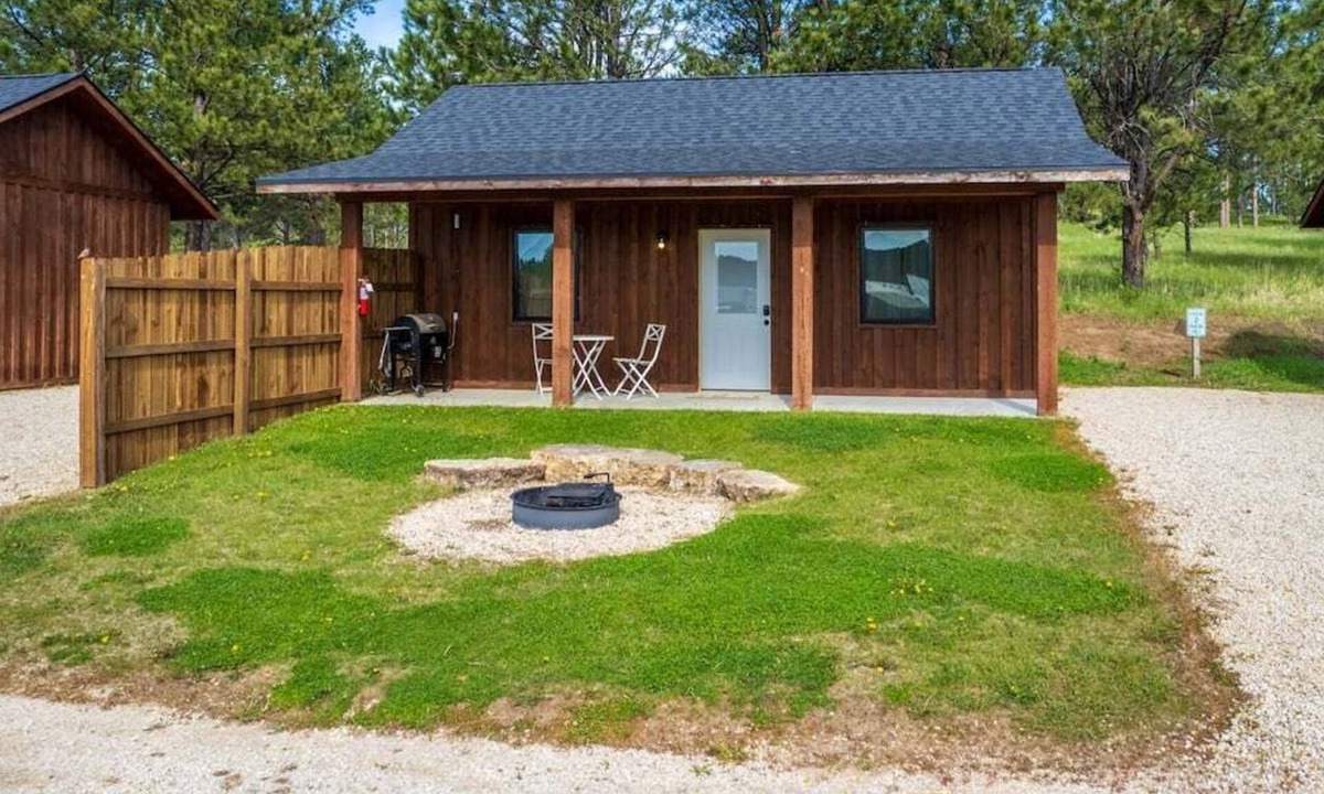 Custer Cabin | Gold Valley Camp Cabin 2 | 1 Bed, 1 Bath