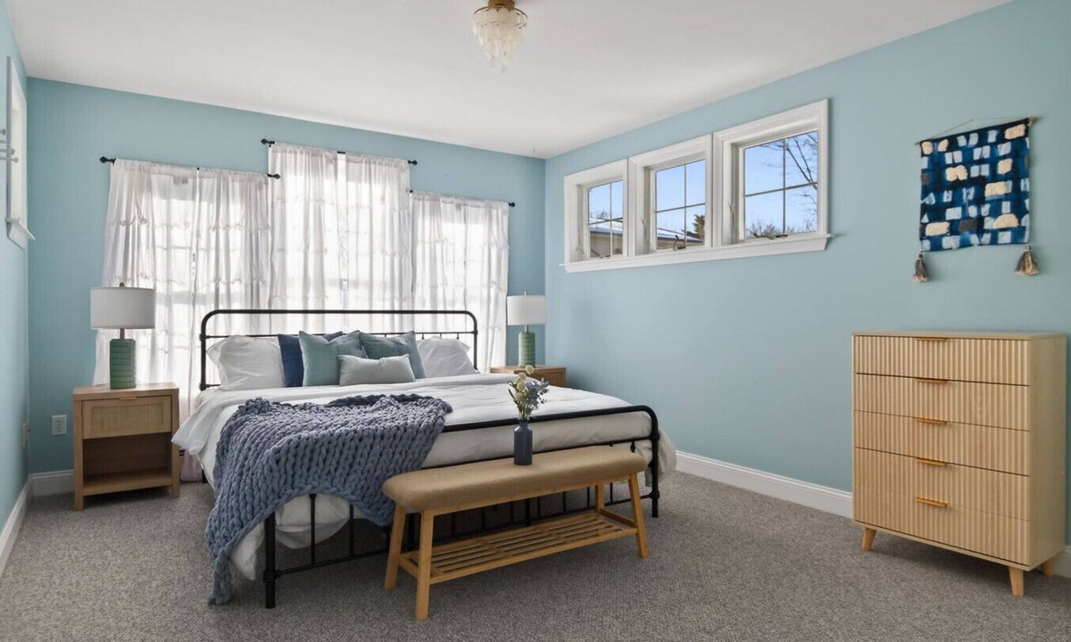 Old Orchard Beach Apartment | Gorgeous Downtown Townhome - Walk to Beach