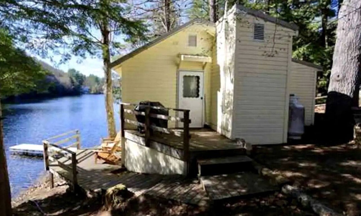 Winona Cottage | Gorgeous Lakefront Cottage Nestled Amidst Trees in Meredith, New Hampshire