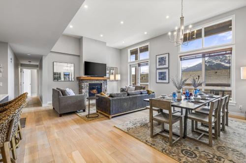 Canmore House | Gorgeous Spring Creek Penthouse