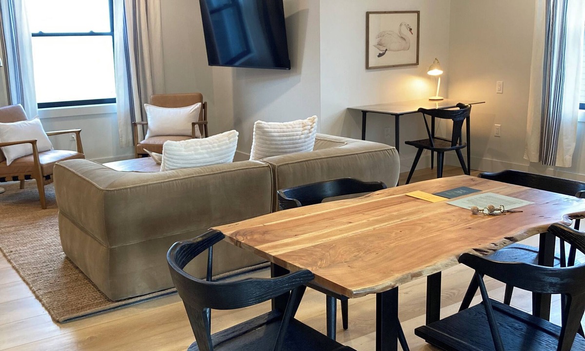 New Castle Apartment | Great Island Inn - 2BR Penthouse Apartment - Harbor View