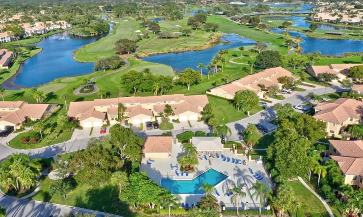 Prestwick Chase House | GREAT OFF-SEASON DEAL AVAIL!!! Fantastic PGA TH in PRIME LOCATION!