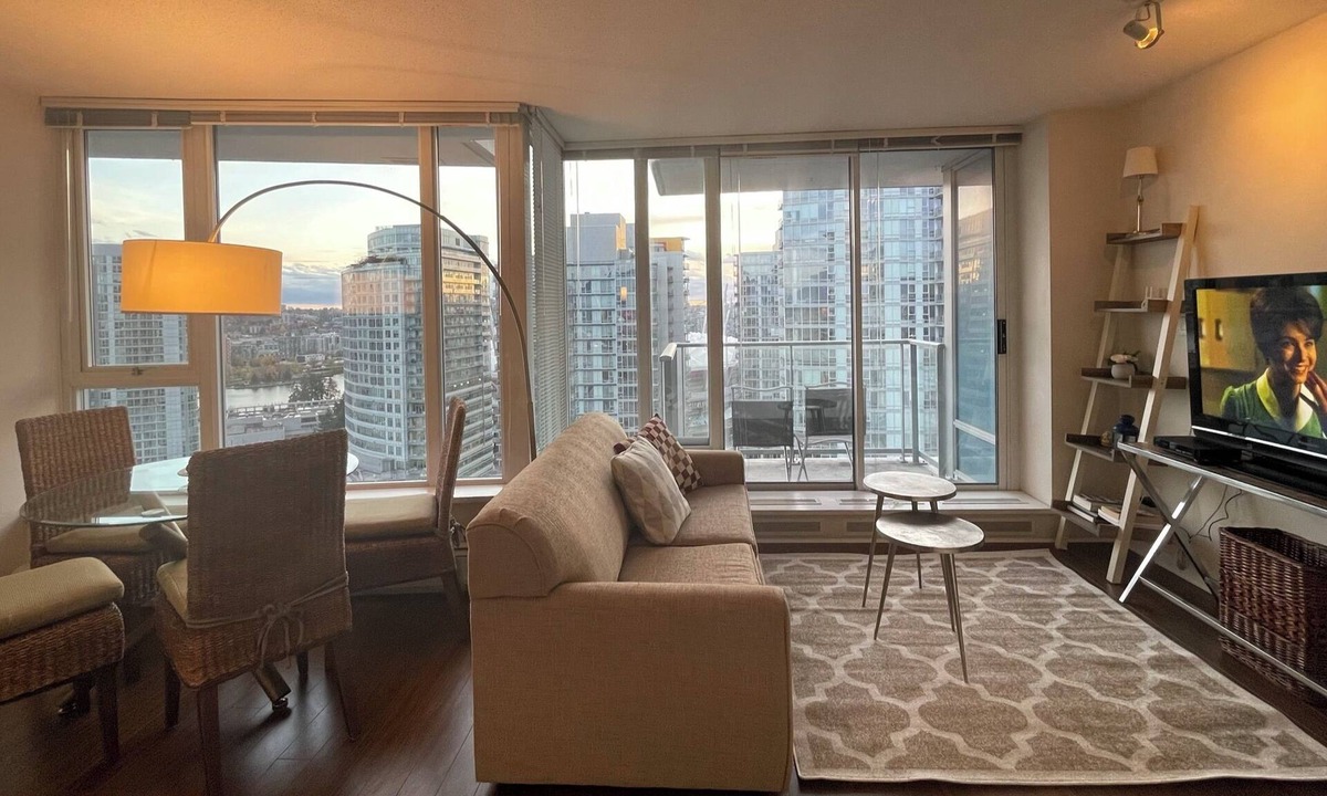 Central Condo | Great View | Two Bedrooms | Next to BC Place | Air Conditioners | Parking
