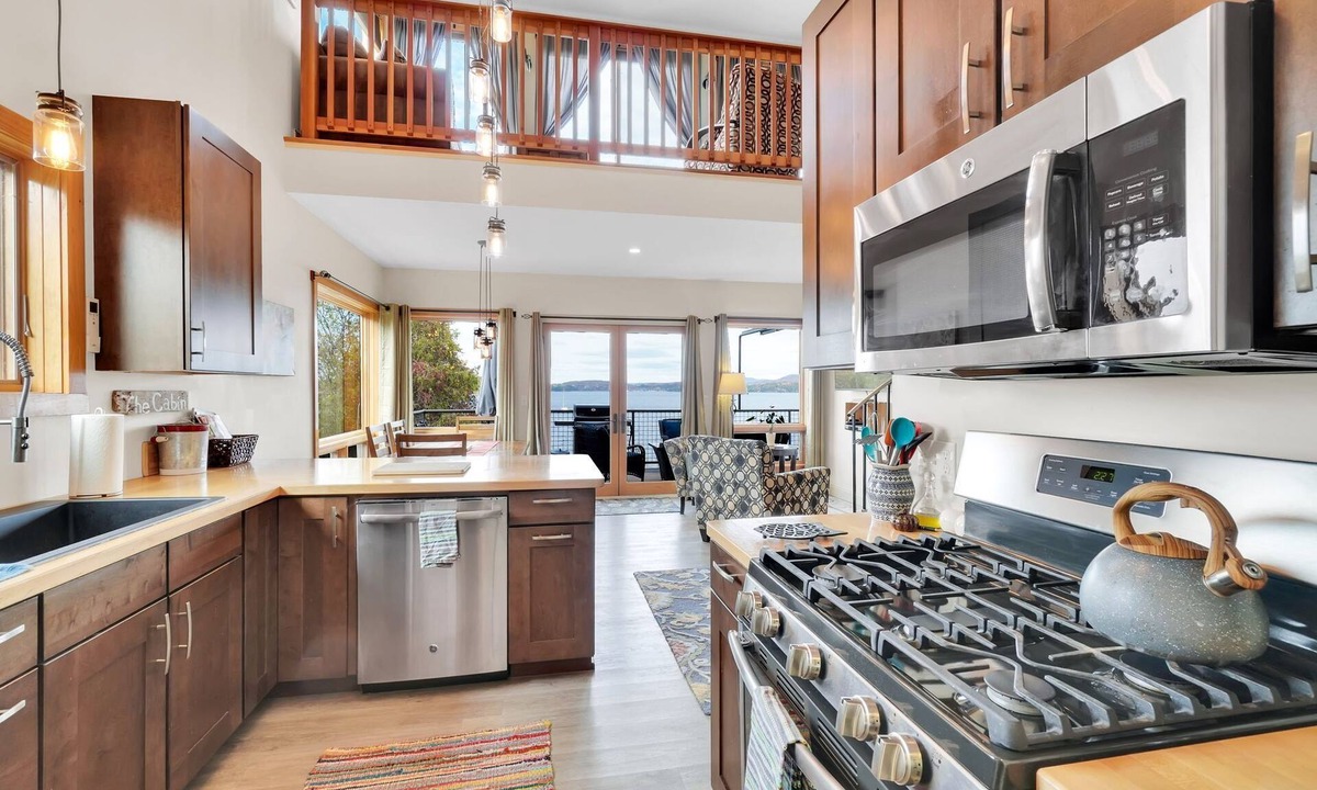 Malletts Bay House | Green Mountain Vermont