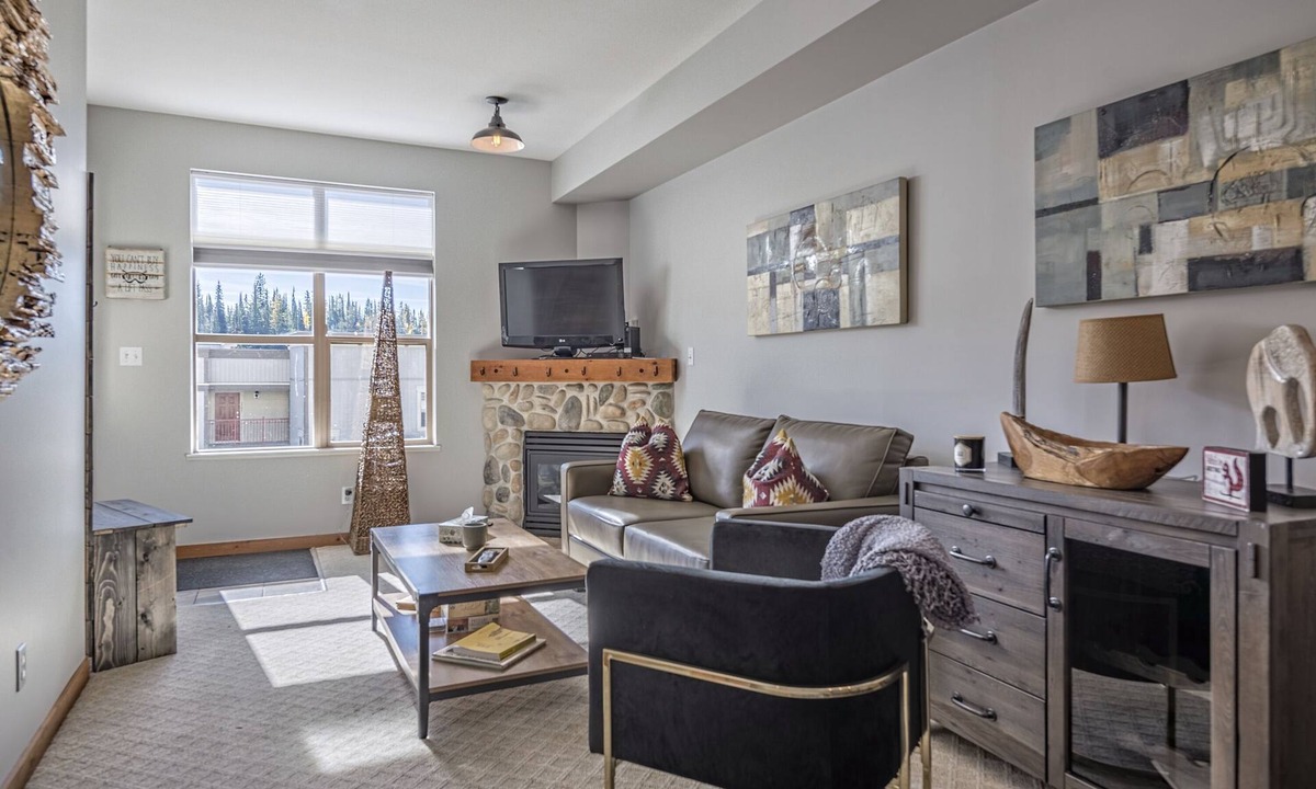 Silver Star Mountain Condo | Ground floor Condo - BBQ, A/C, great access to trails and village