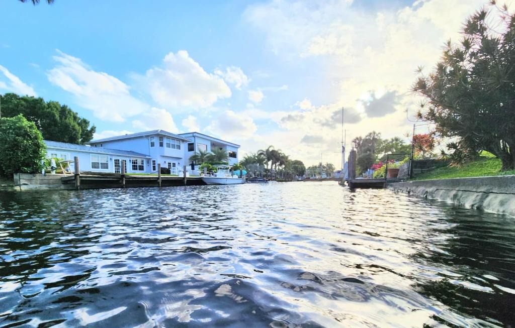 South New River Isles Villa | Guava Retreat