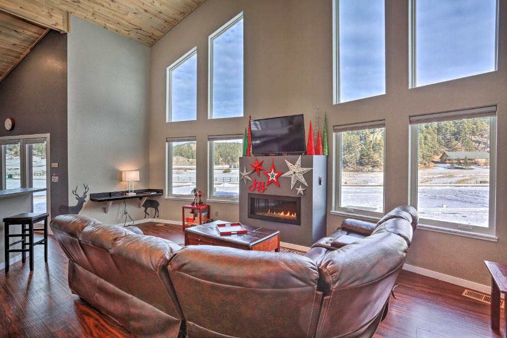 Rapid City House | 'Hakuna Matata Cabin' - 11 Mi to Mt Rushmore!