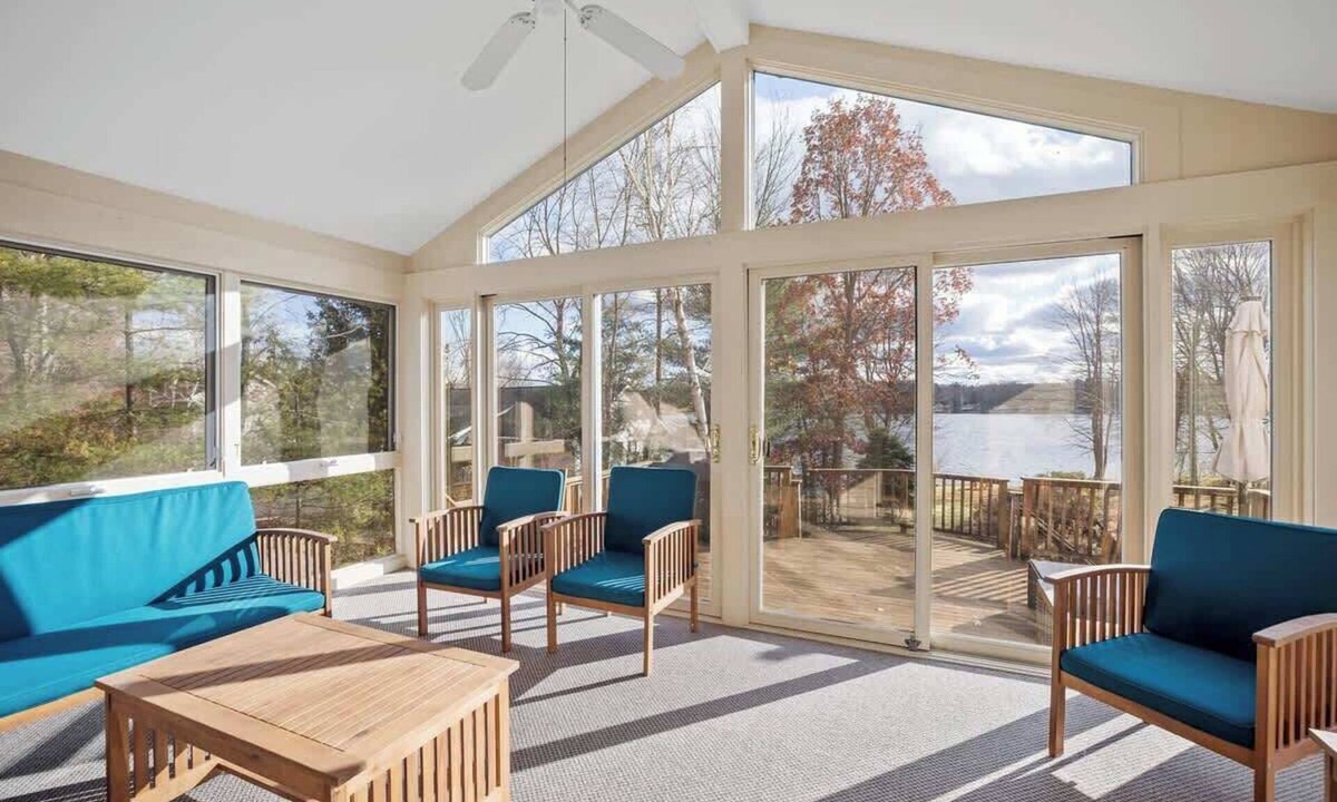 Alton House | Halfmoon Lake 4BR Home w Game Room, Deck, Dock!