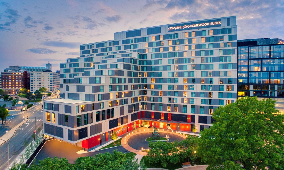 D Street - West Broadway Hotel | Hampton by Hilton at the Boston Seaport District