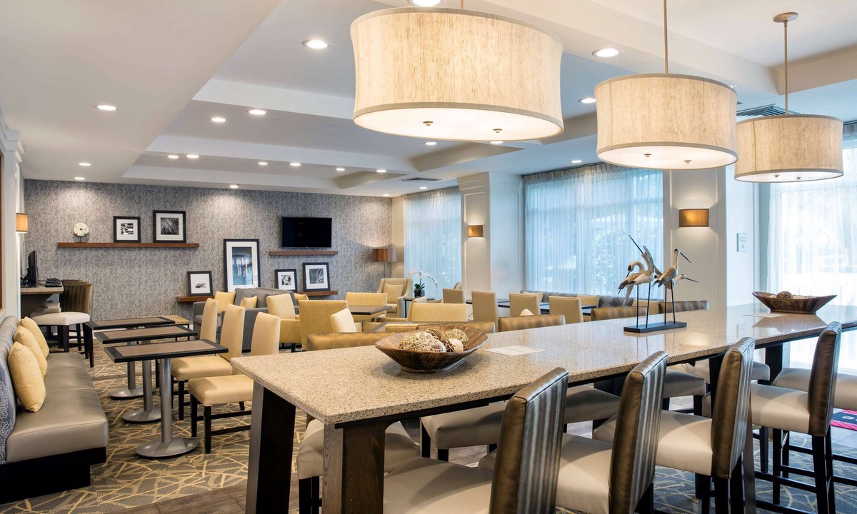 Hallandale Beach Hotel | Hampton Inn by Hilton Hallandale Beach Aventura