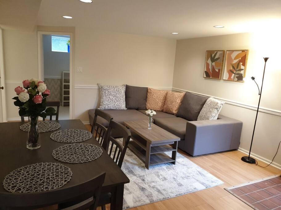 Hollyburn Apartment | Happy, Cozy, Fun, Loving suite in West Vancouver