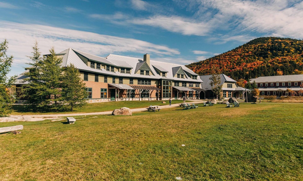Carroll Condo | Heart of the Presidential Range! Hiker Breakfast, Shared Bath, Trail Access
