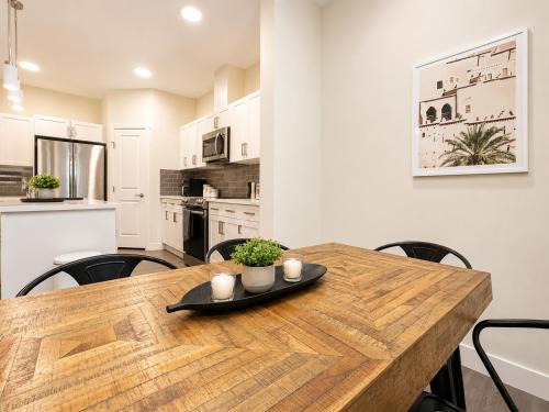 Cochrane House | Heartland Stays - Brand New 3 Bed Room Cozy Home