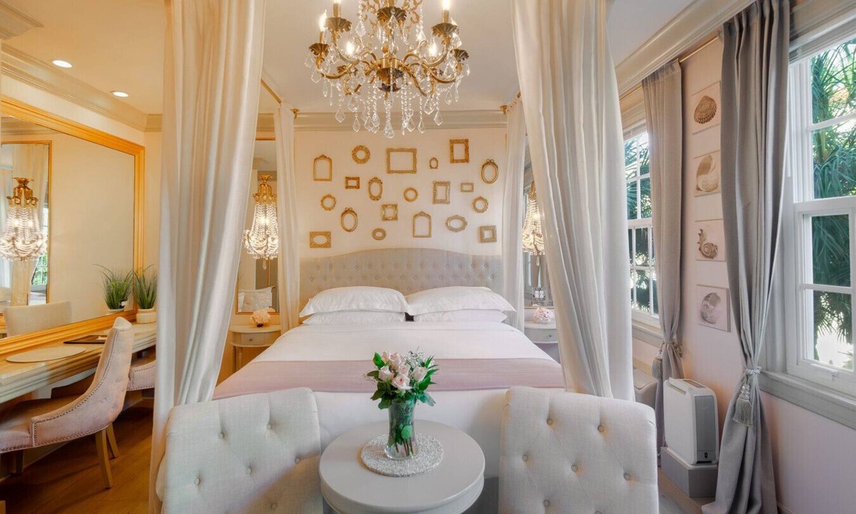 Palm Beach Hotel | 🌴 Hemingway Garden Palm Beach Island 🌴 Free Parking 🌴 Pool