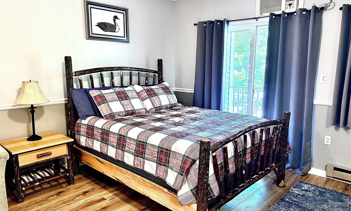 Lincoln Condo | Hickory Lodge Condo Resort Main Street Lincoln with pool and hot-tub and Kitchen