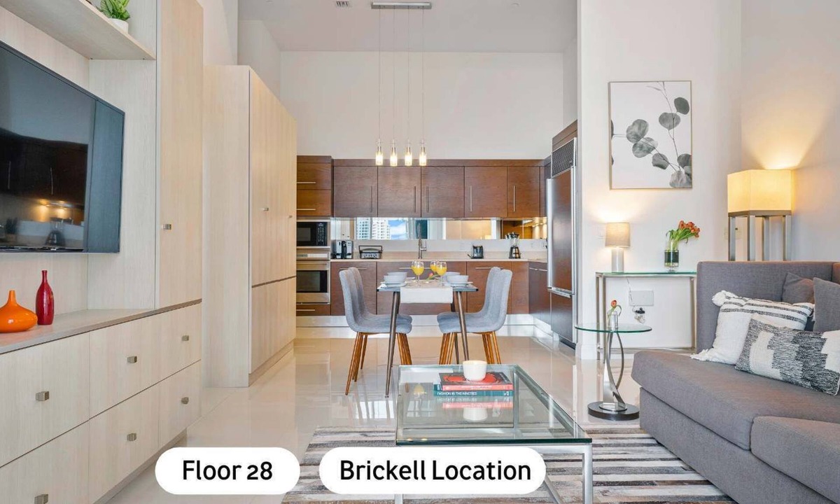 Downtown Miami Apartment | High-Ceiling Suite | Brickell Walk Score 95