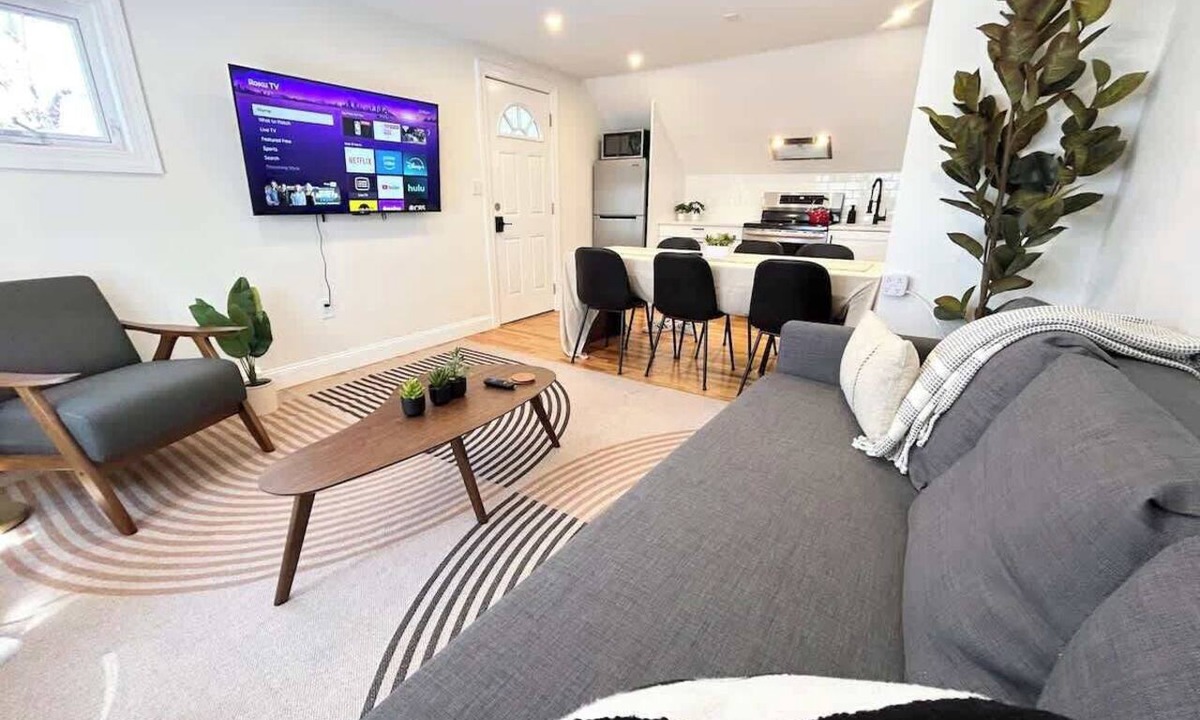 Arlington Apartment | High-End Condo with Modern Flair