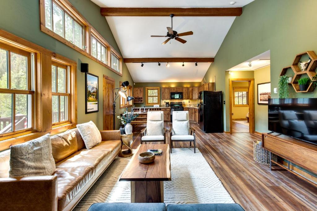 Almont House | Hike, Bike, Raft: Colorado Home Near Crested Butte