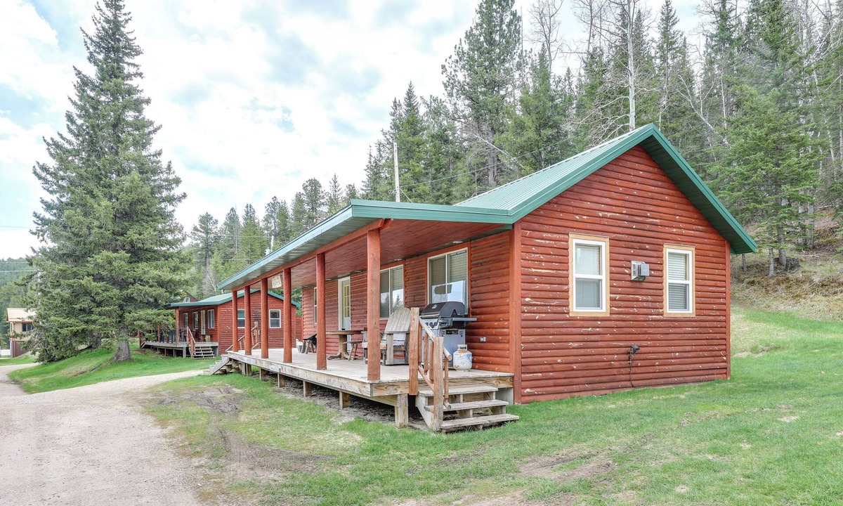 Deadwood Cabin | Hike, Ski, ATV! Ride-Ready Deadwood Cabin w/Grill