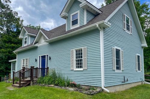 East Haven  Rutland County House | Hiking & Skiing Galore! Home in East Wallingford