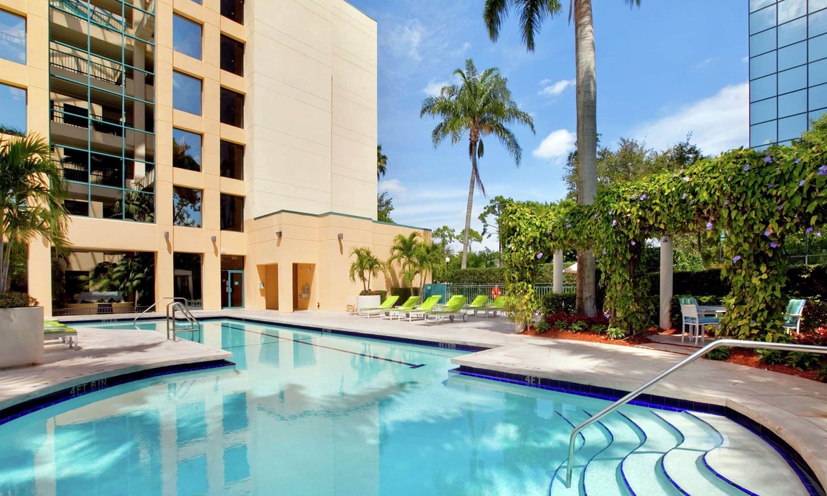 Boca Raton Hotel | Hilton Boca Raton Suites