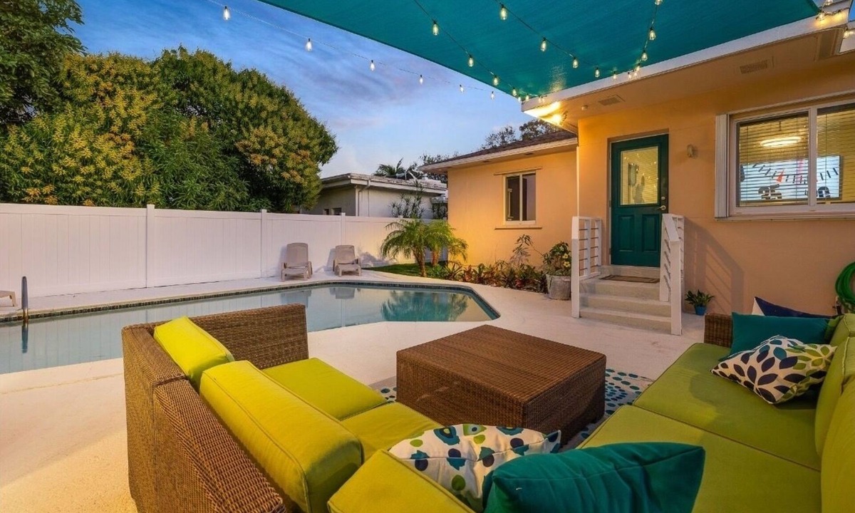 Downtown Hollywood House | Historic bungalow, heated pool, cabana, arcade, on park, beach 5 min, dogs ok.