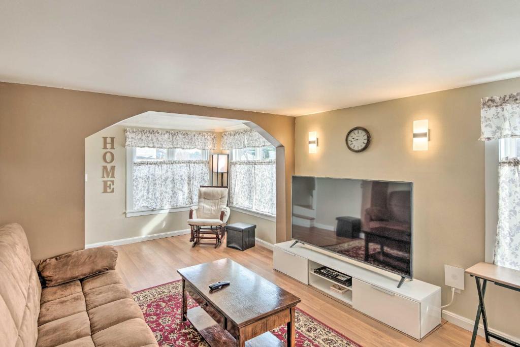 Meredith House | Historic Meredith Home: Walk to Town Center!