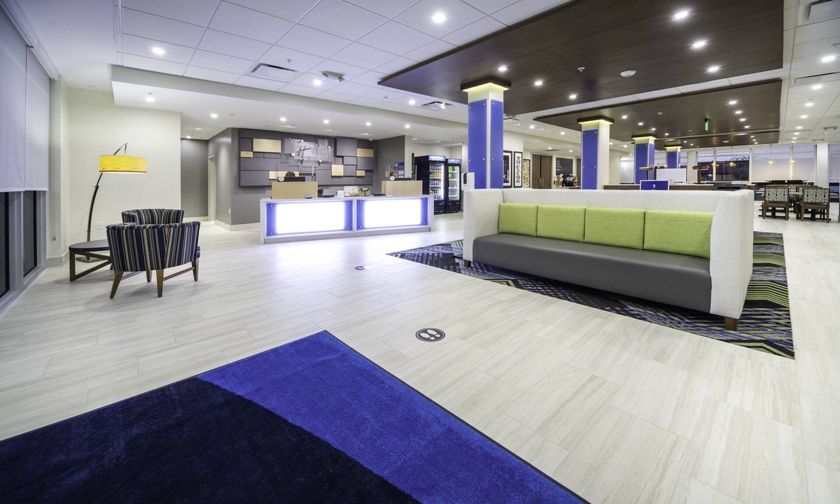 Biggar Hotel | Holiday Inn Express & Suites Fort Myers Airport by IHG