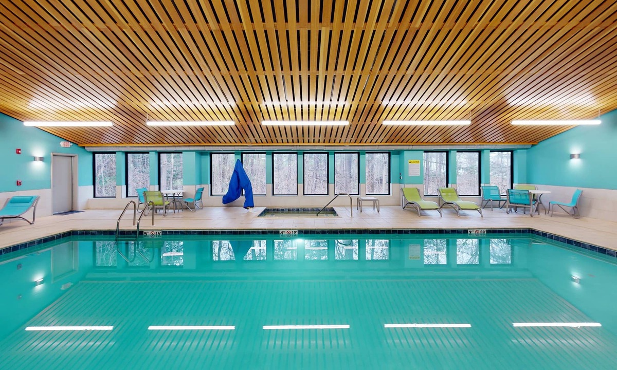 South Burlington Hotel | Holiday Inn Express South Burlington by IHG