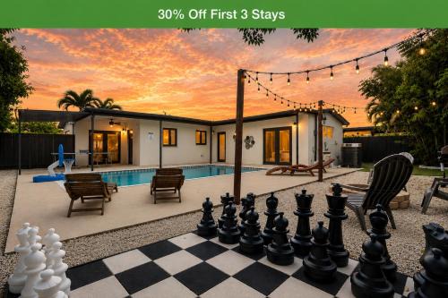 Driftwood House | Hollywood 4BR Home with Private Heated Pool