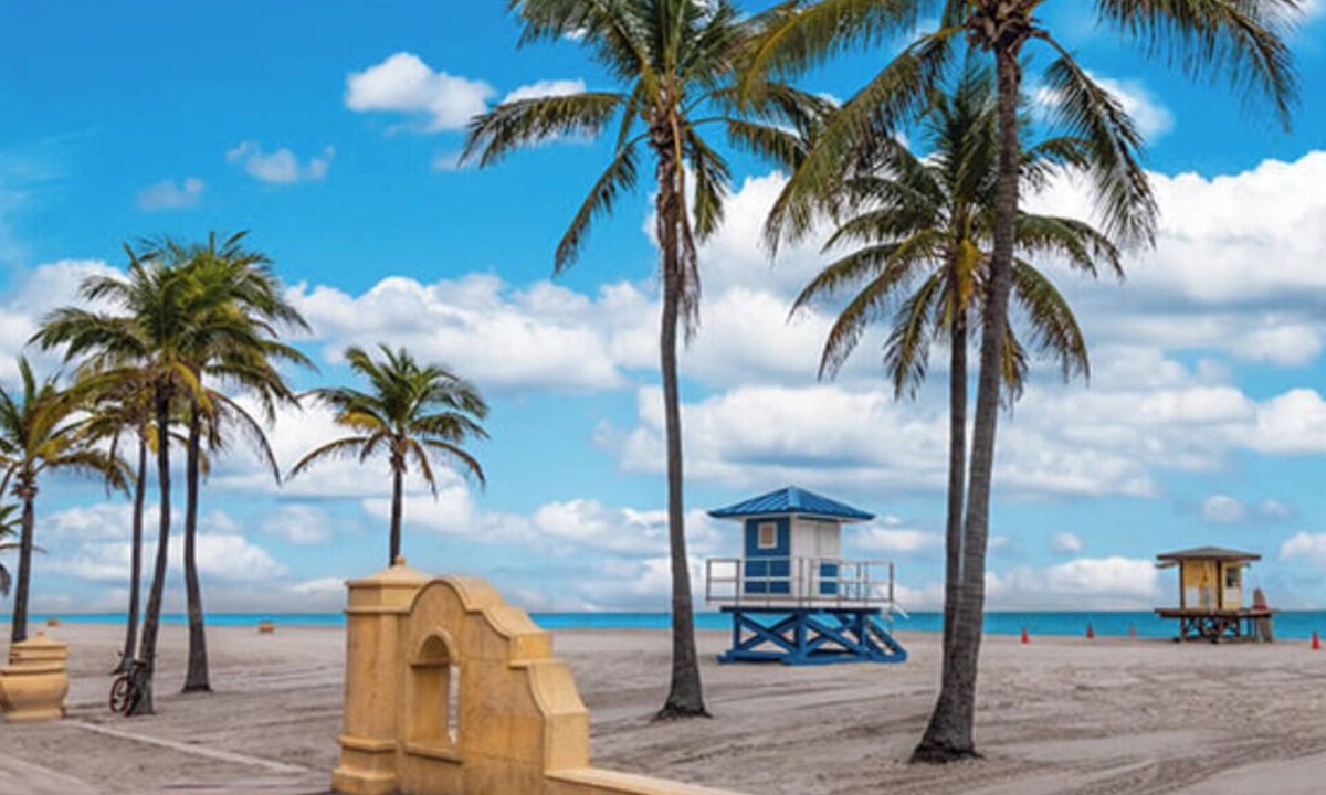 Hollywood Lakes Apartment | Hollywood Apartment, Amazing Location- Walk to Beach!