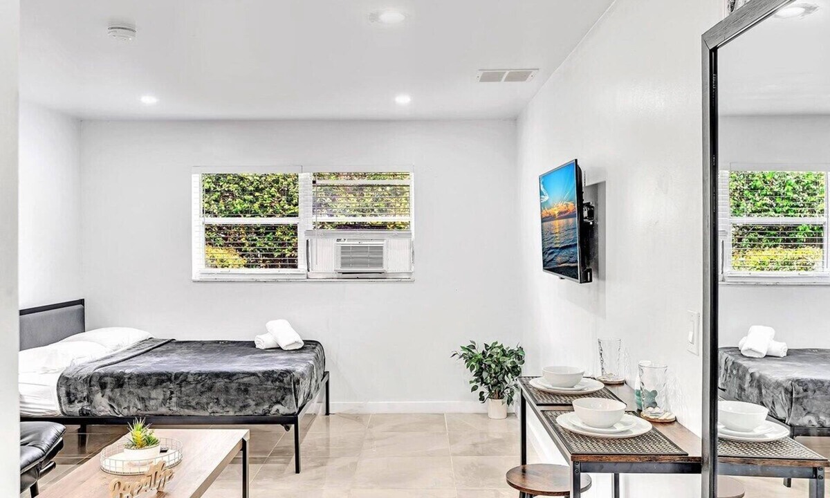 Little Ranches House | Hollywood Beach Boutique Vacation Studio LB4