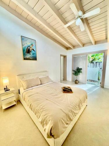 Parkside Apartment | Hollywood Studio Villa - Close to Beach & Downtown