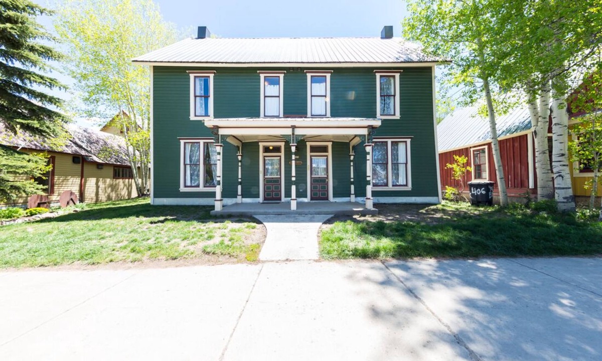 Crested Butte House | Home on Elk Ave | 7 Bedroom | Perfect for Large Groups | Gas Grill | Parking