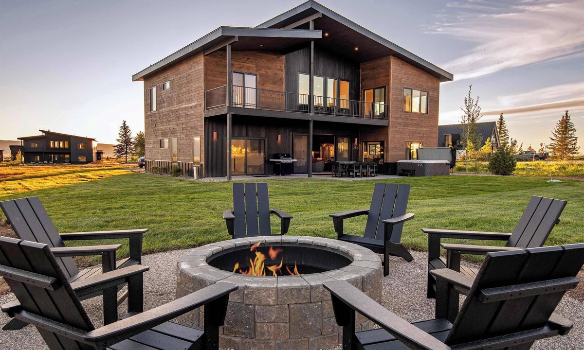Driggs House | Hot Tub Fire Pit Teton Views National Parks