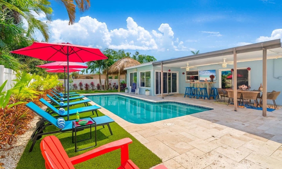 Lighthouse Point House | Htd Pool, Tiki Hut, Putt-Putt, Billiards, Pergola