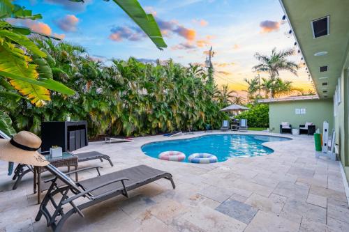 Singer Island House | Htd Saltwater Pool! Walk to BEACH! PingPong! BBQ!